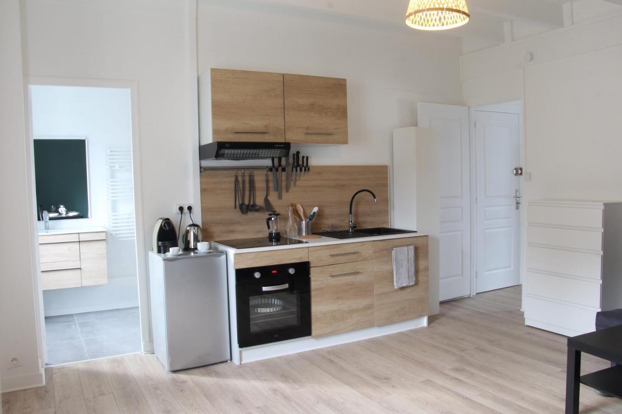 Les Locations D'argol Apartment *